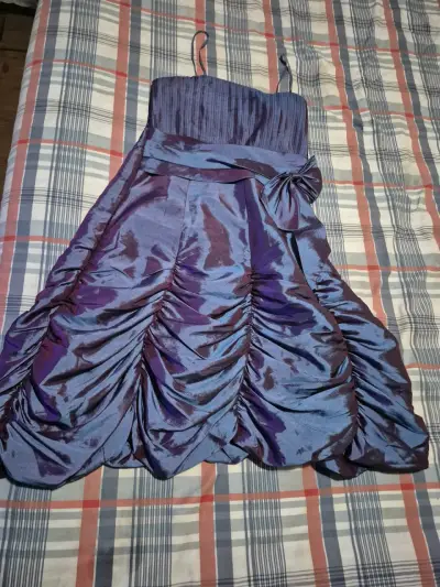 Vestido de fiesta azul con lazo elegante - miniatura 1