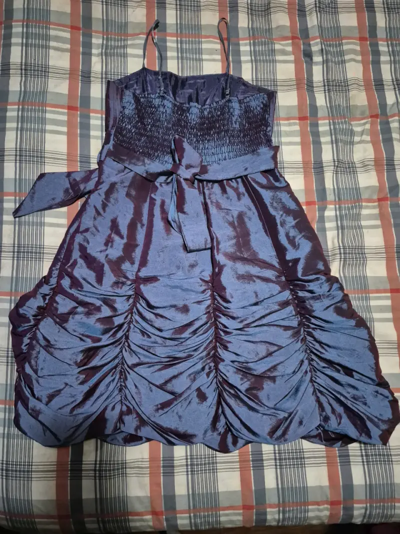 Vestido de fiesta azul con lazo elegante - 2