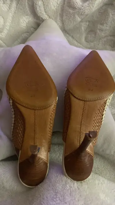Zapatos de tacón tejido beige y marrón - miniatura 3