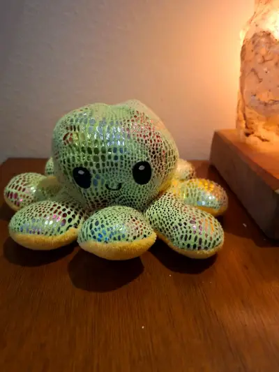 Pulpo de peluche reversible con caras cambiantes - miniatura 3
