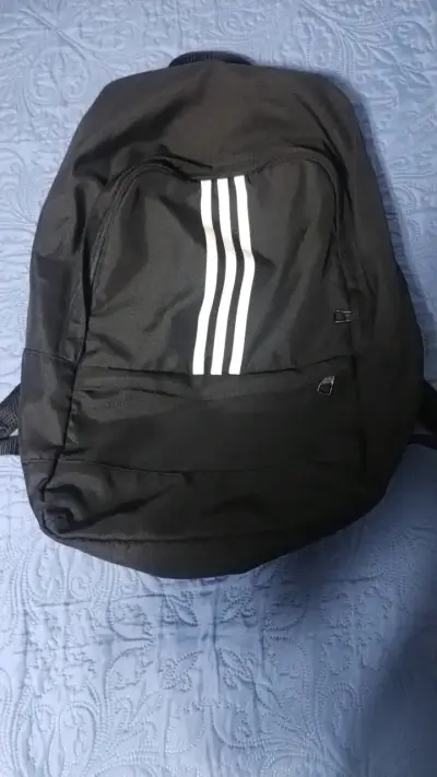 Mochila negra Adidas - miniatura 1