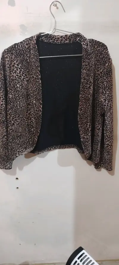 Chaqueta corta de leopardo para mujer - miniatura 3