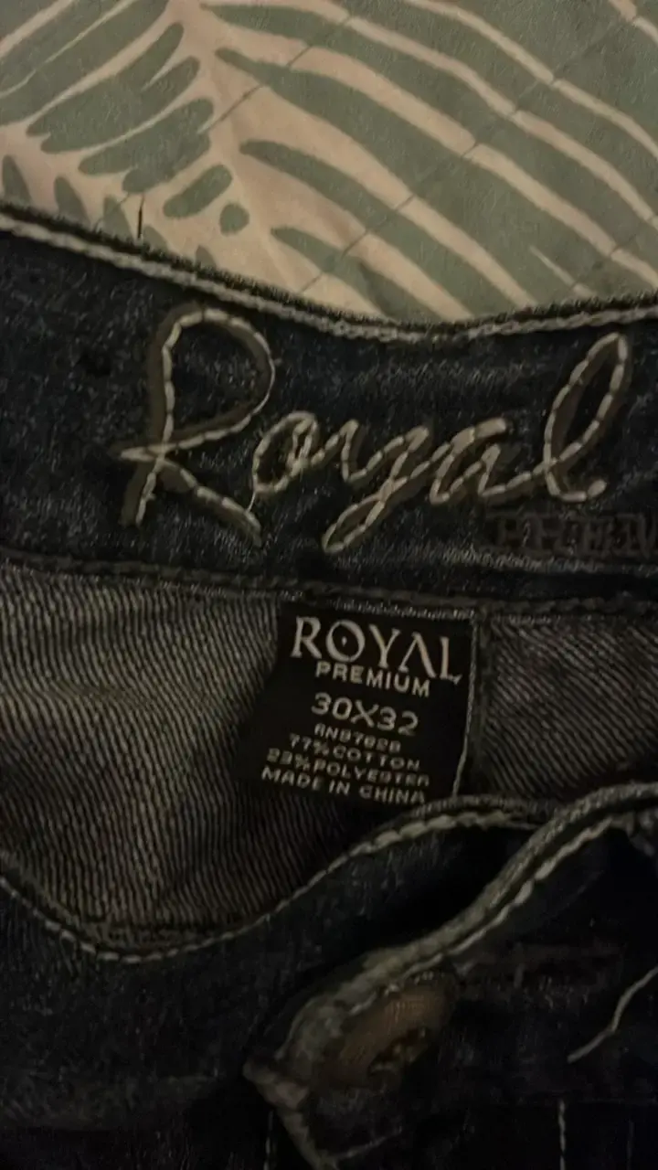 Jeans Royal Premium para hombre en buen estado - 3