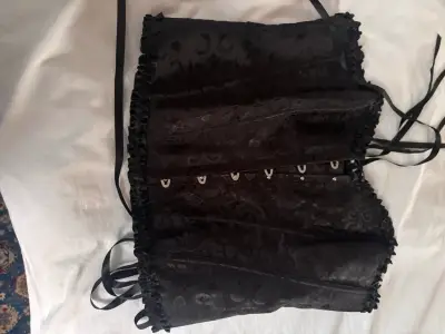 Corset negro con encaje y cintas ajustables - miniatura 2