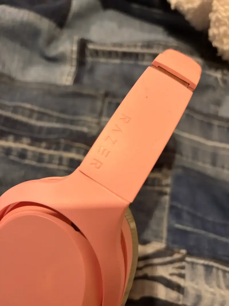 Audífonos inalámbricos Razer color rosa - 3