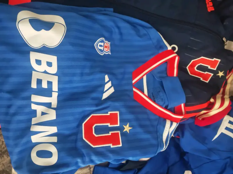 Camiseta Adidas U de Chile 2023 talla S - 2