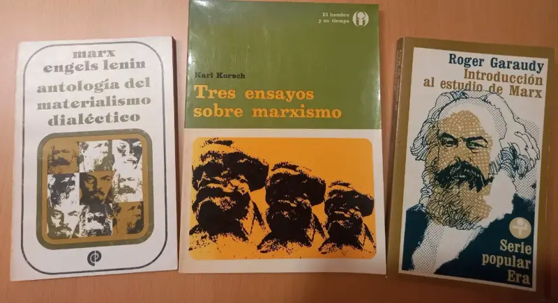 Lote de libros sobre marxismo y materialismo dialéctico