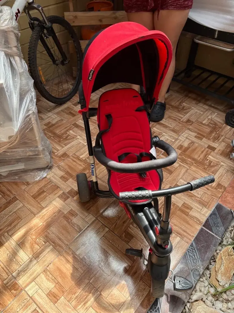 Triciclo para niños rojo con toldo - 2