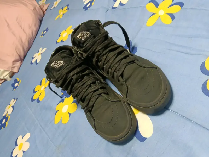 Zapatillas negras Vans de caña alta - 1