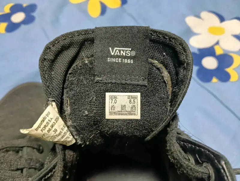 Zapatillas negras Vans de caña alta - 4