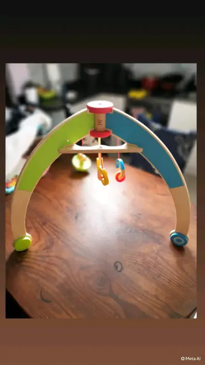 Gimnasio de madera para bebé Hape - miniatura 3