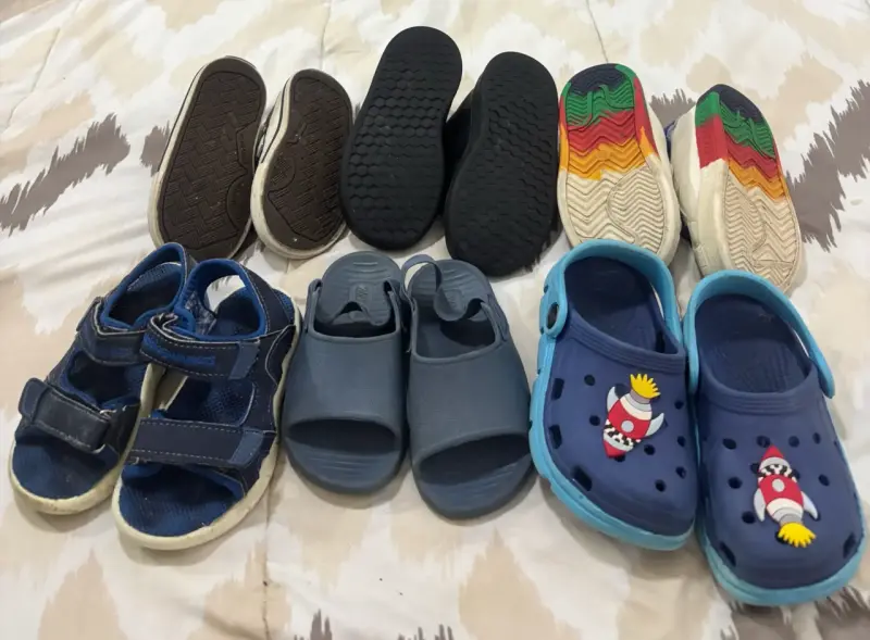 Lote de zapatos infantiles variados - 2
