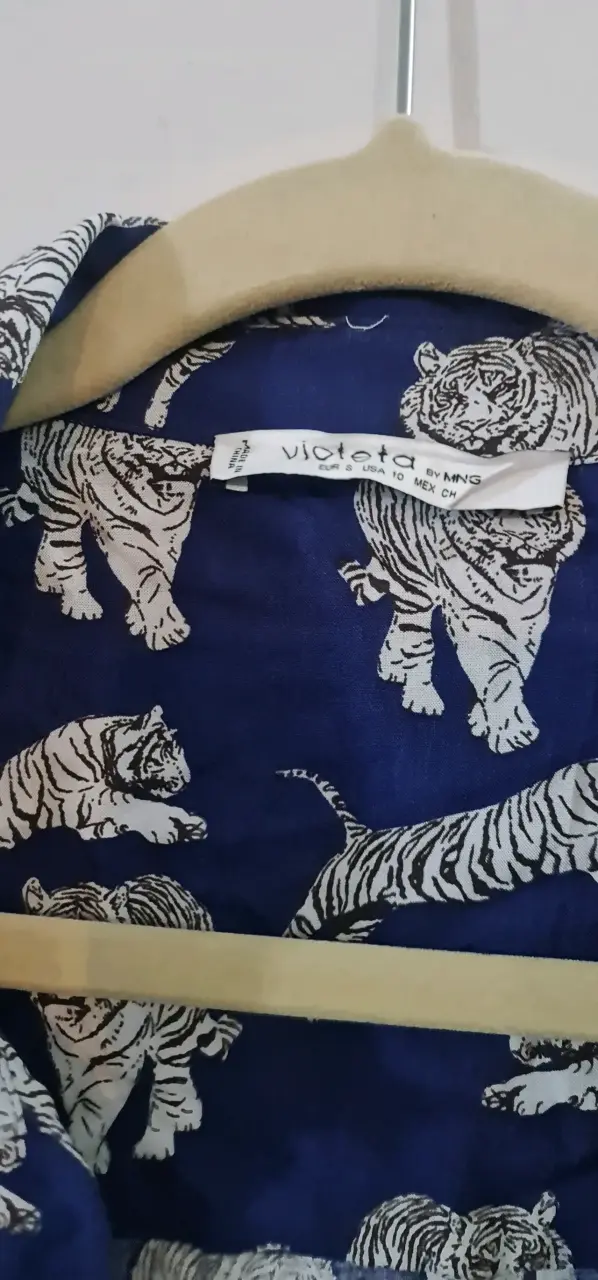 Blusa estampada de tigres azul - 2