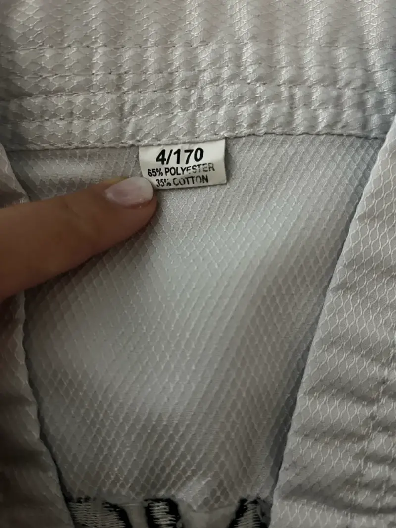 Dobok de Taekwondo blanco con bordados - 4