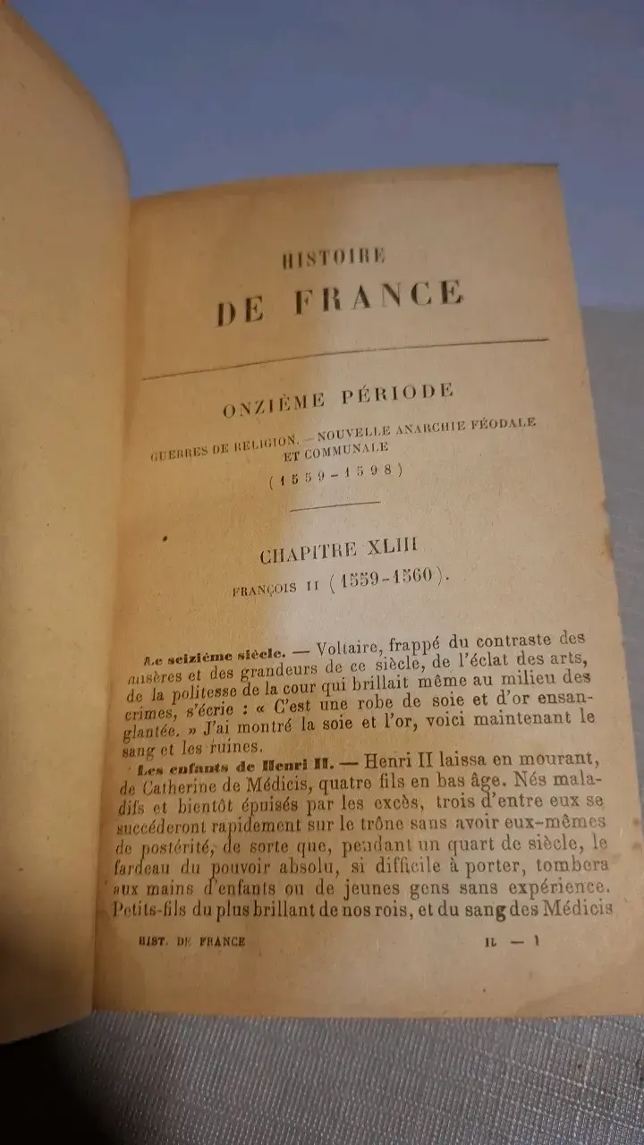 Libro antiguo 'Histoire de France' con mapas - 2