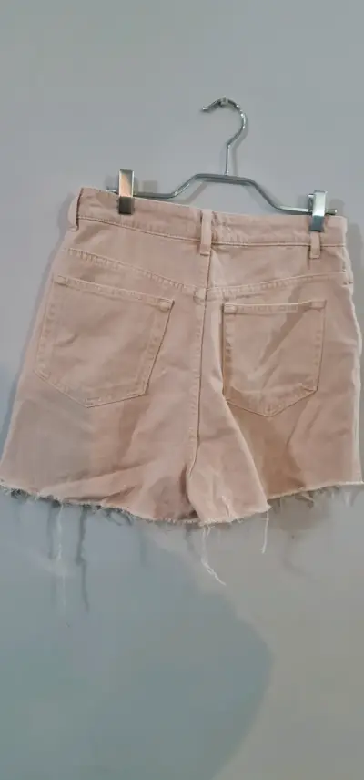 Shorts de mezclilla beige Zara para mujer - miniatura 2
