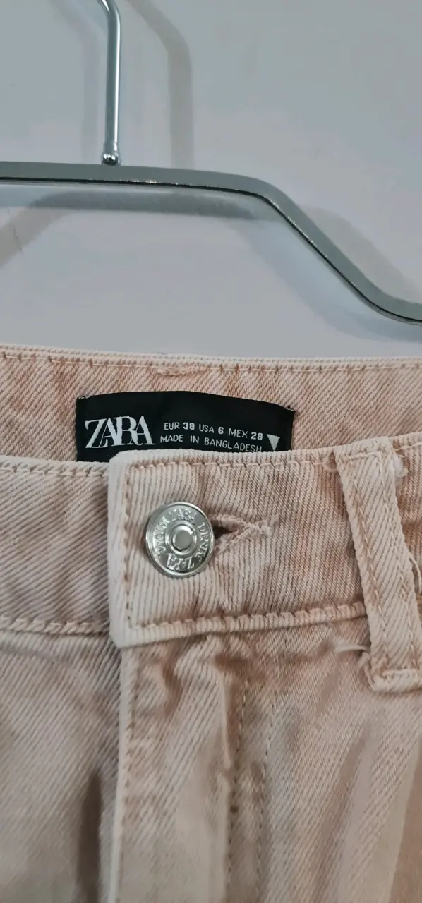 Shorts de mezclilla beige Zara para mujer - 3