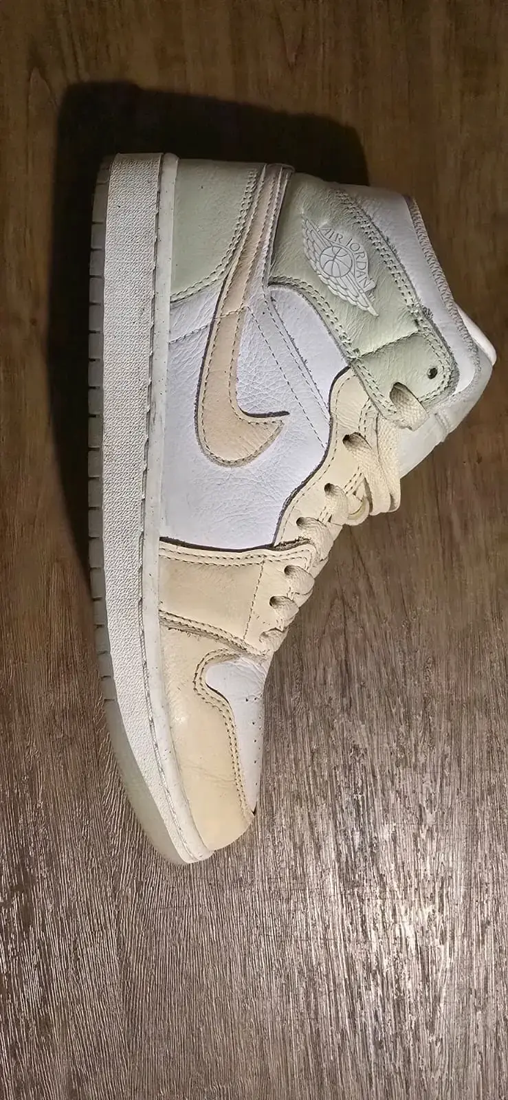 Zapatilas Air Jordan 1 Mid beige y blancas - 2