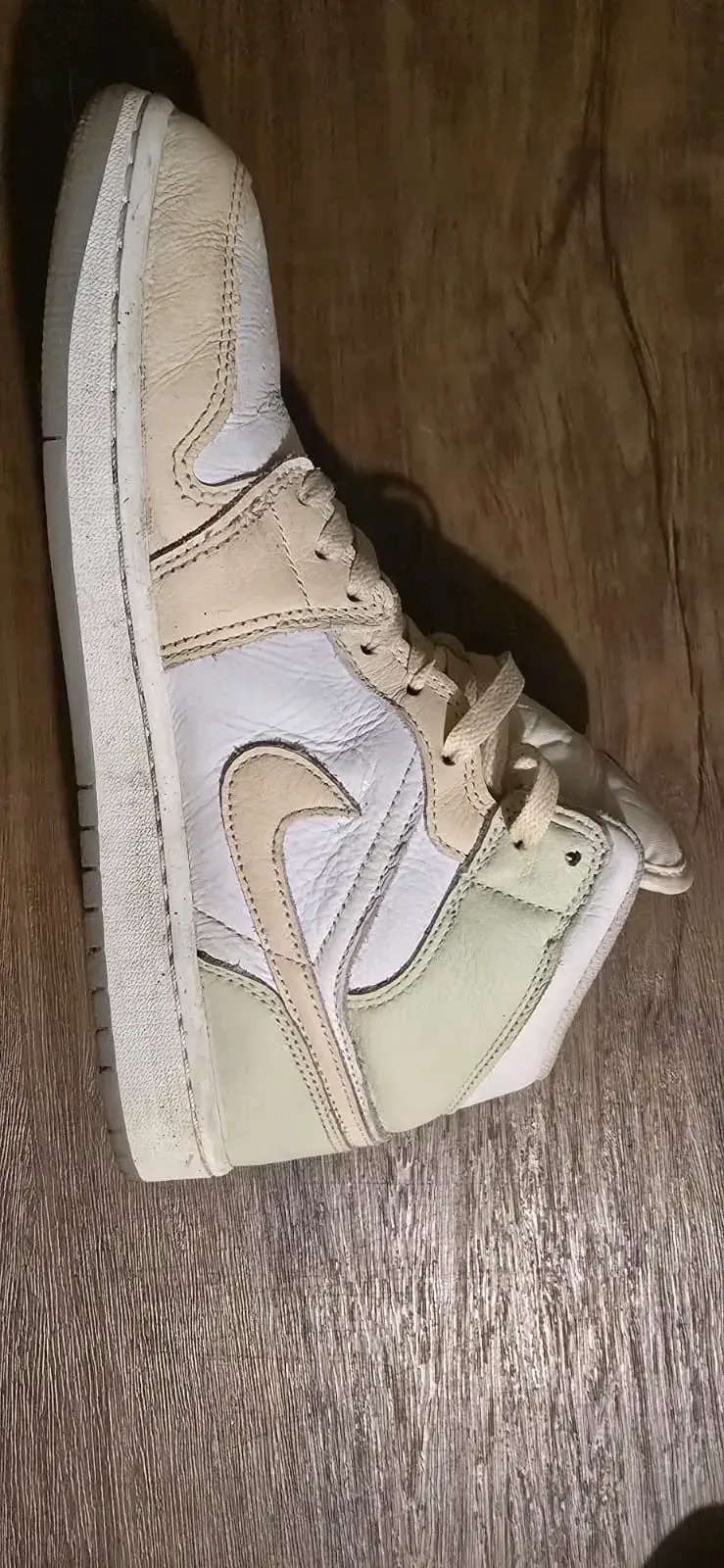 Zapatilas Air Jordan 1 Mid beige y blancas - 3
