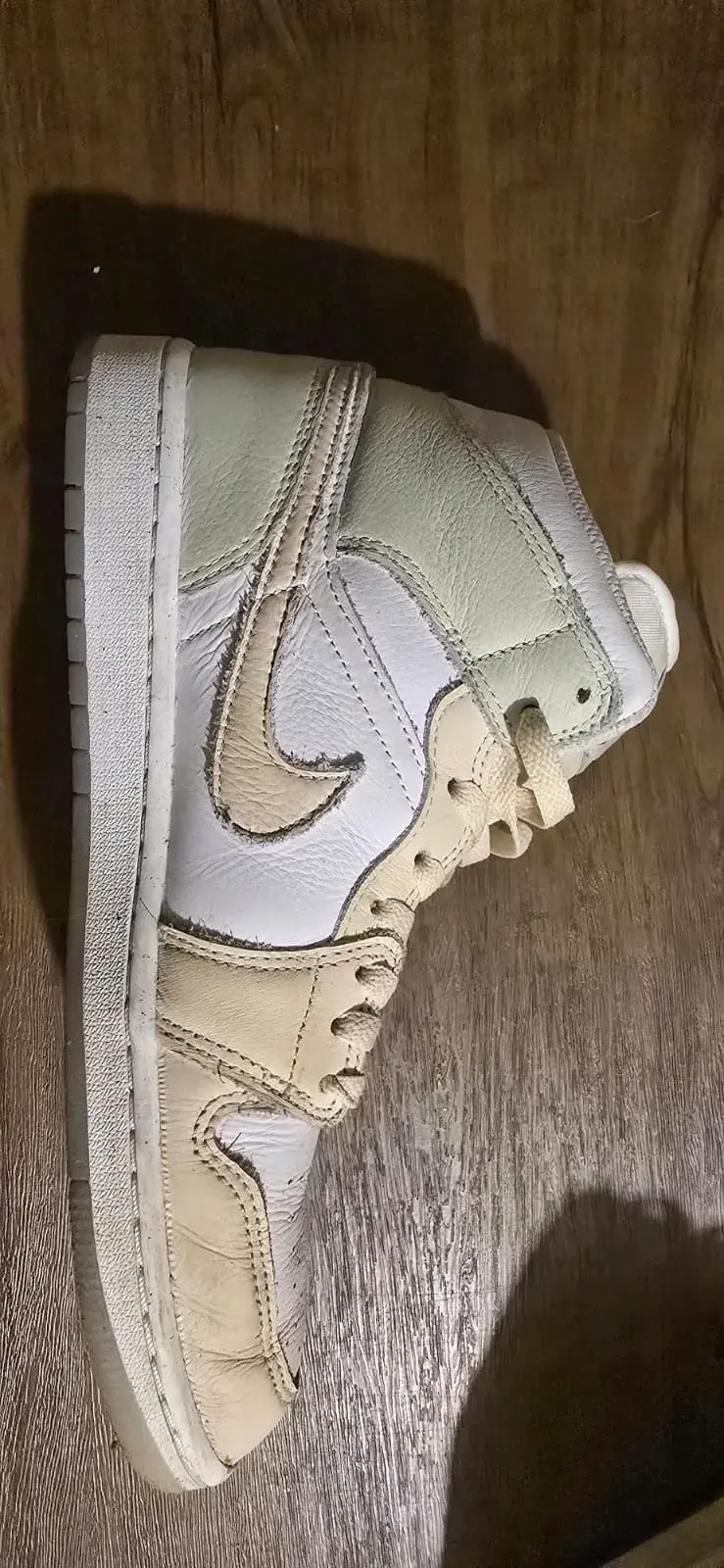 Zapatilas Air Jordan 1 Mid beige y blancas - 4