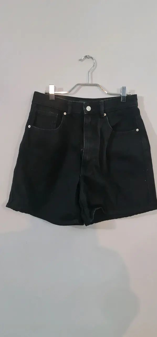 Shorts de mezclilla negros Zara para mujer - 1