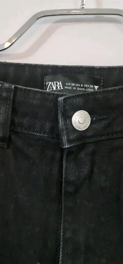 Shorts de mezclilla negros Zara para mujer - miniatura 3