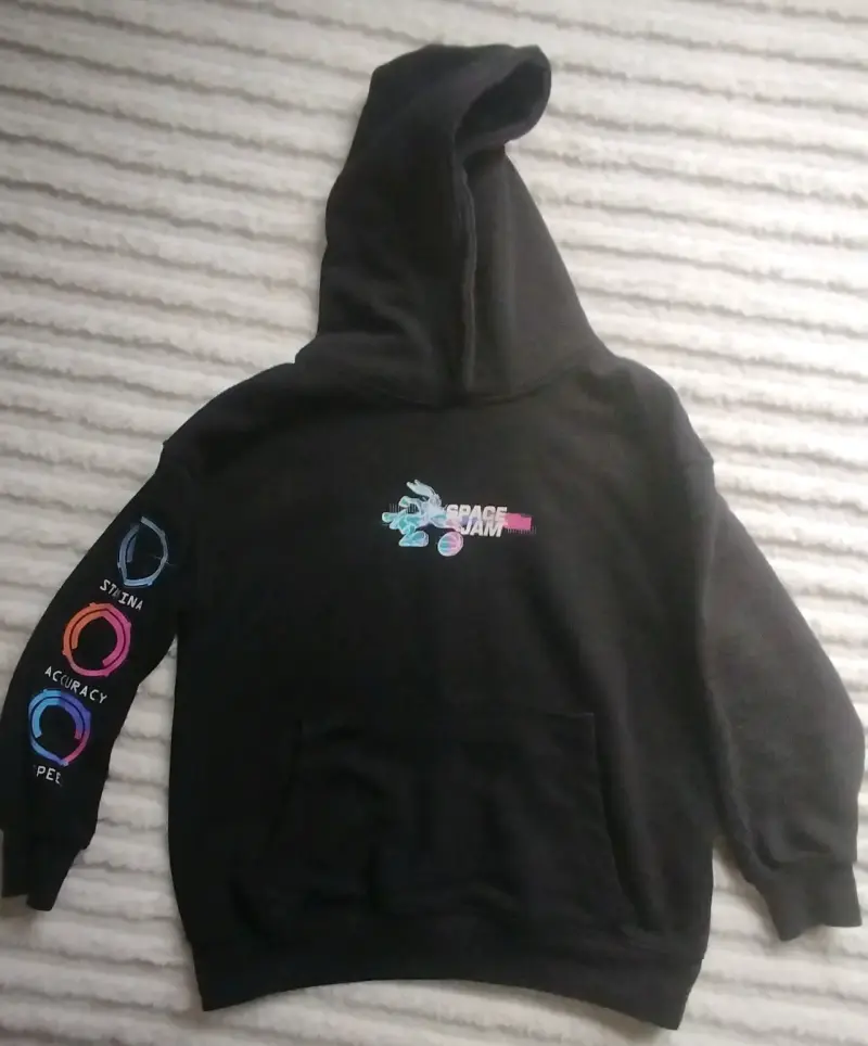 Polerón negro Space Jam con capucha y estampado - 1