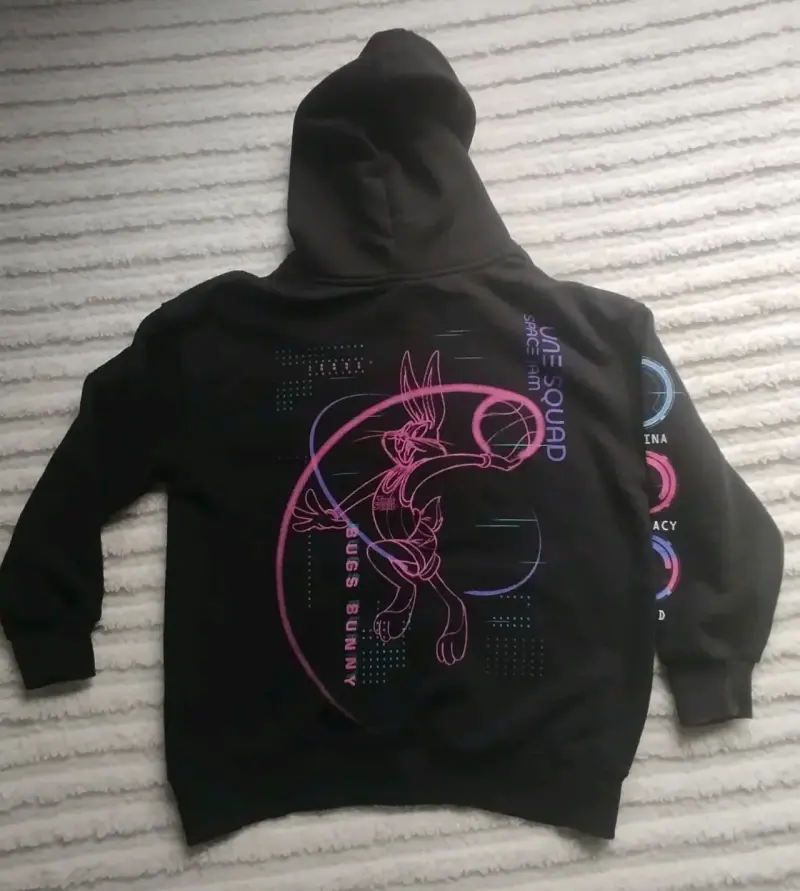 Polerón negro Space Jam con capucha y estampado - 2