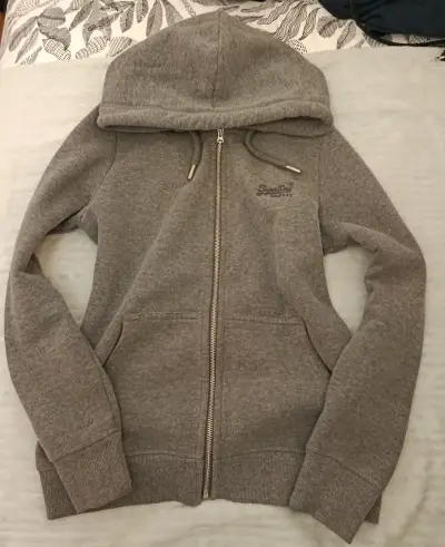 Polerón superdry gris y2k - miniatura 1
