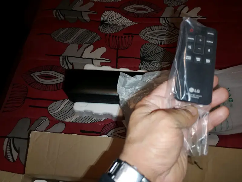 Barra de Sonido LG SK1 Bluetooth 40W - 2
