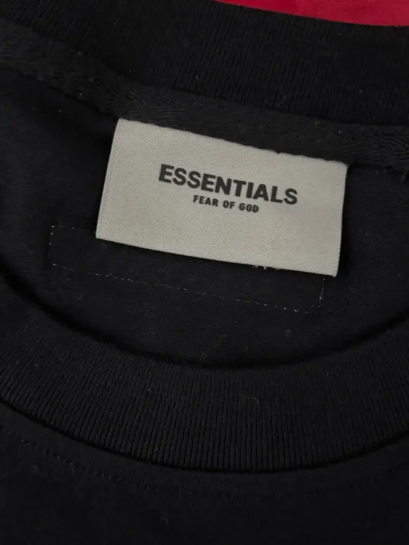 Polera Essentials Fear of God negra talla M - 2