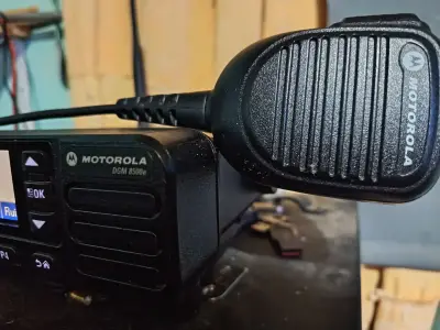 Radio Motorola DGM 8500e UHF 460. 520 - miniatura 3