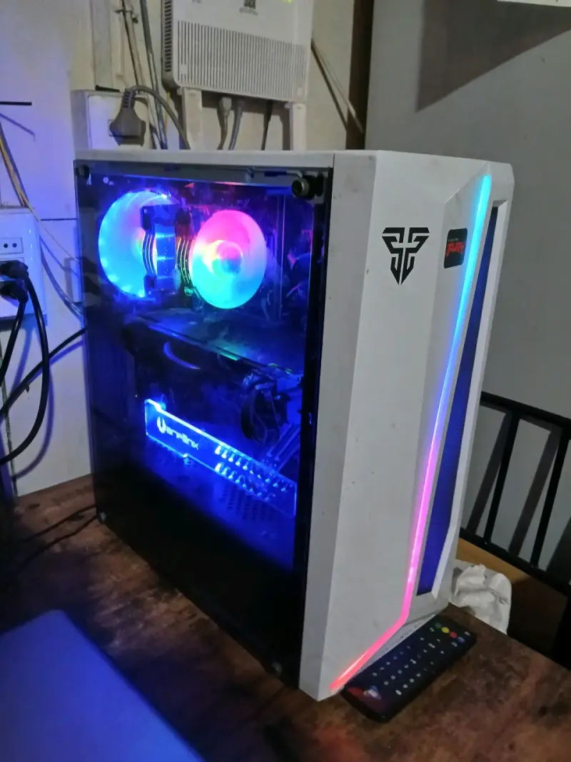 PC Gamer con Iluminación RGB y Ventiladores
