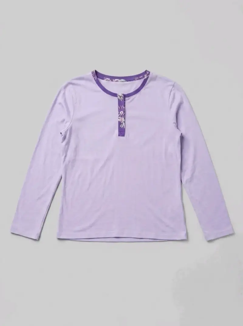 Pijama de mujer color lila con estampado floral - 2