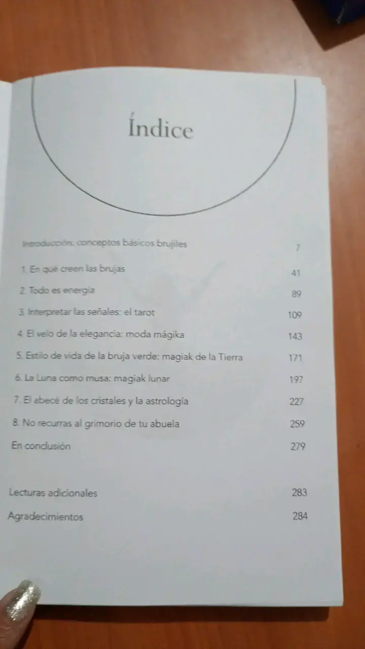 Libro 'Cómo Ser Una Bruja Moderna' de Gabriela Herstik - 2