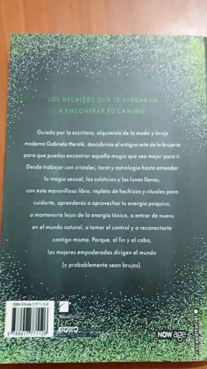 Libro 'Cómo Ser Una Bruja Moderna' de Gabriela Herstik - 3