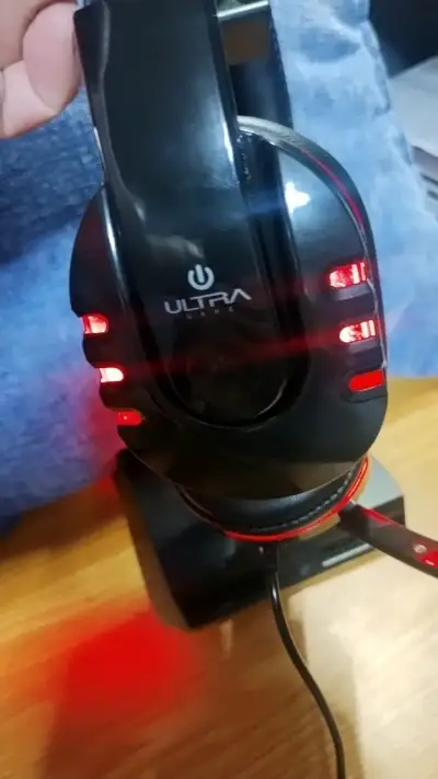 Audífonos gamer con luces LED Ultra - miniatura 2