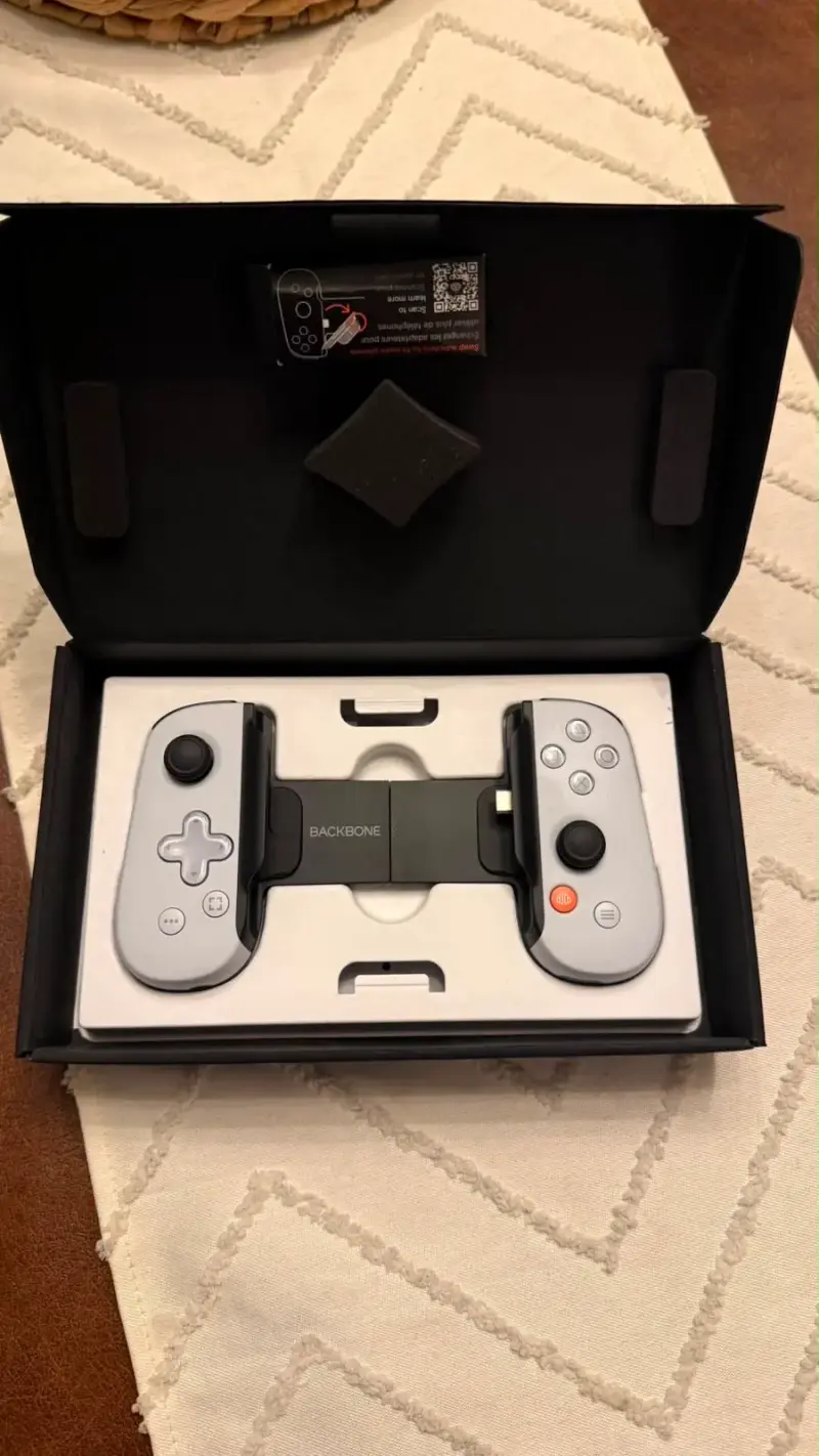 Controlador Backbone para iPhone en caja - 1