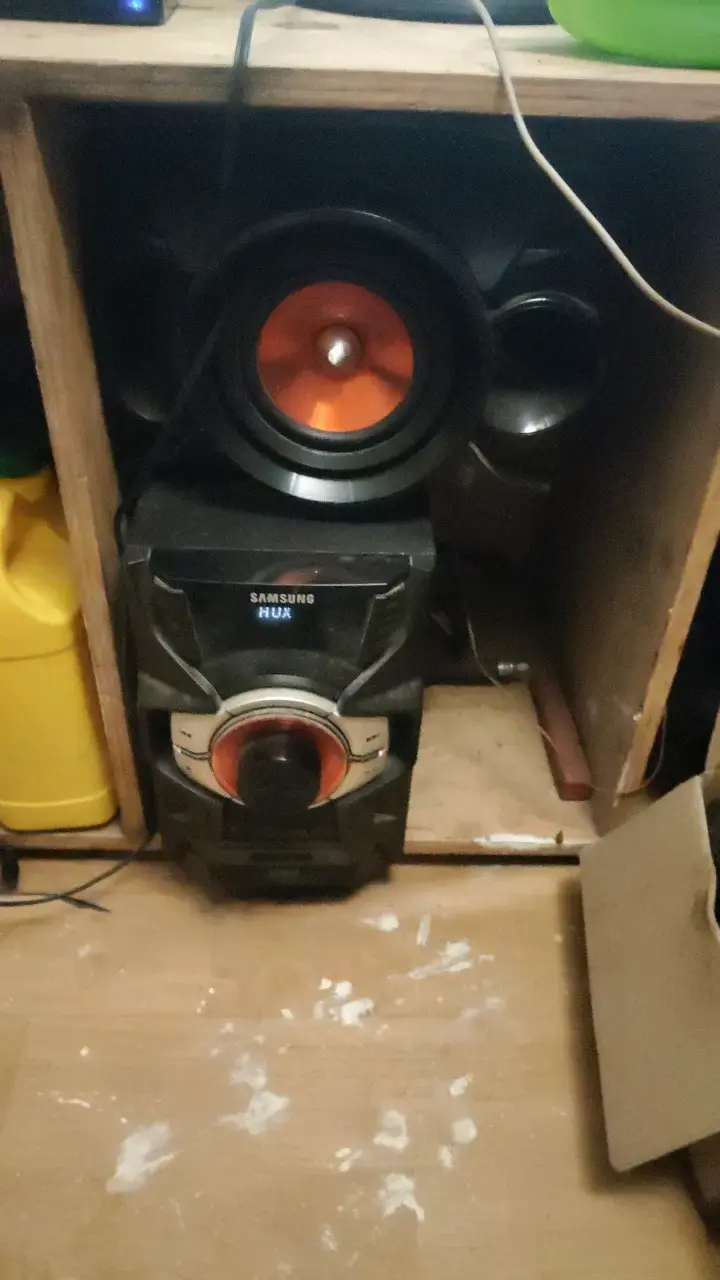 Parlante Samsung MX-HUX con subwoofer