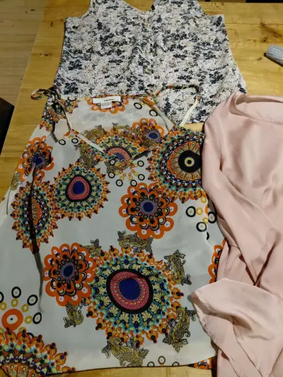 Blusa de seda rosa para mujer - miniatura 2
