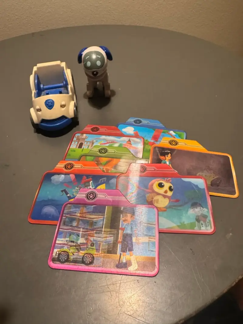 Camión Patrulla Canina con Tarjetas y Figura - 2