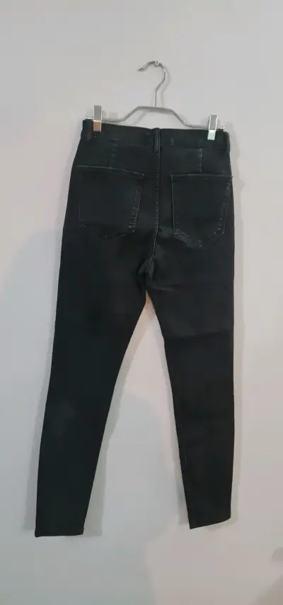 Jeans negros ajustados Zara para mujer - miniatura 2