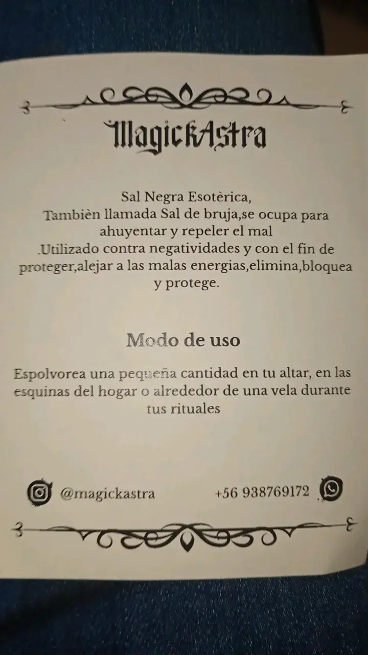 Frasco de vidrio con arena negra y pentagrama - 5