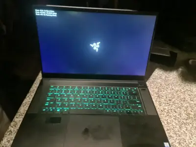 Laptop Razer Blade con retroiluminación RGB - miniatura 2