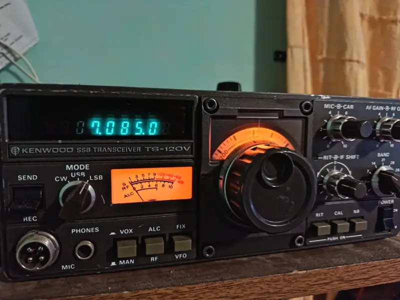 Transceptor Kenwood TS-120V SSB en buen estado - 2