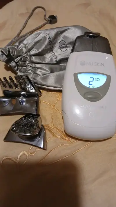 Dispositivo de cuidado facial Nu Skin Galvanic Spa II - miniatura 1
