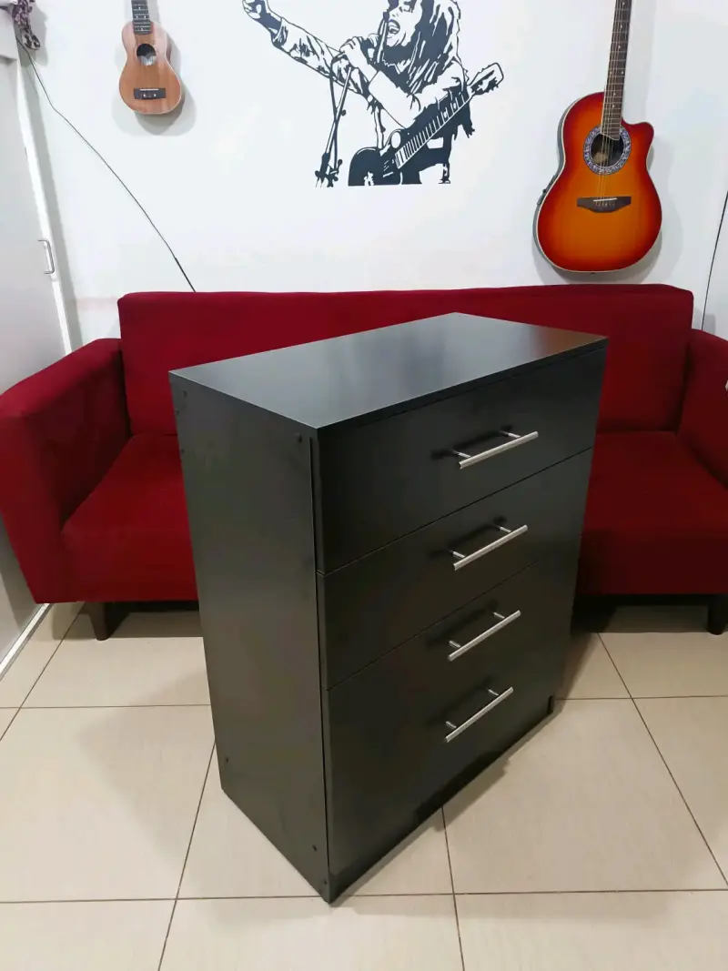 Cómoda de melamina Negra con 4 Cajones