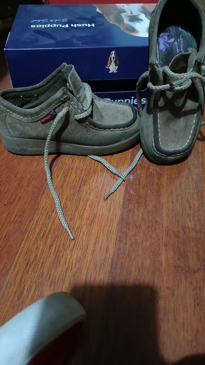 Zapatos de gamuza Hush Puppies para niños