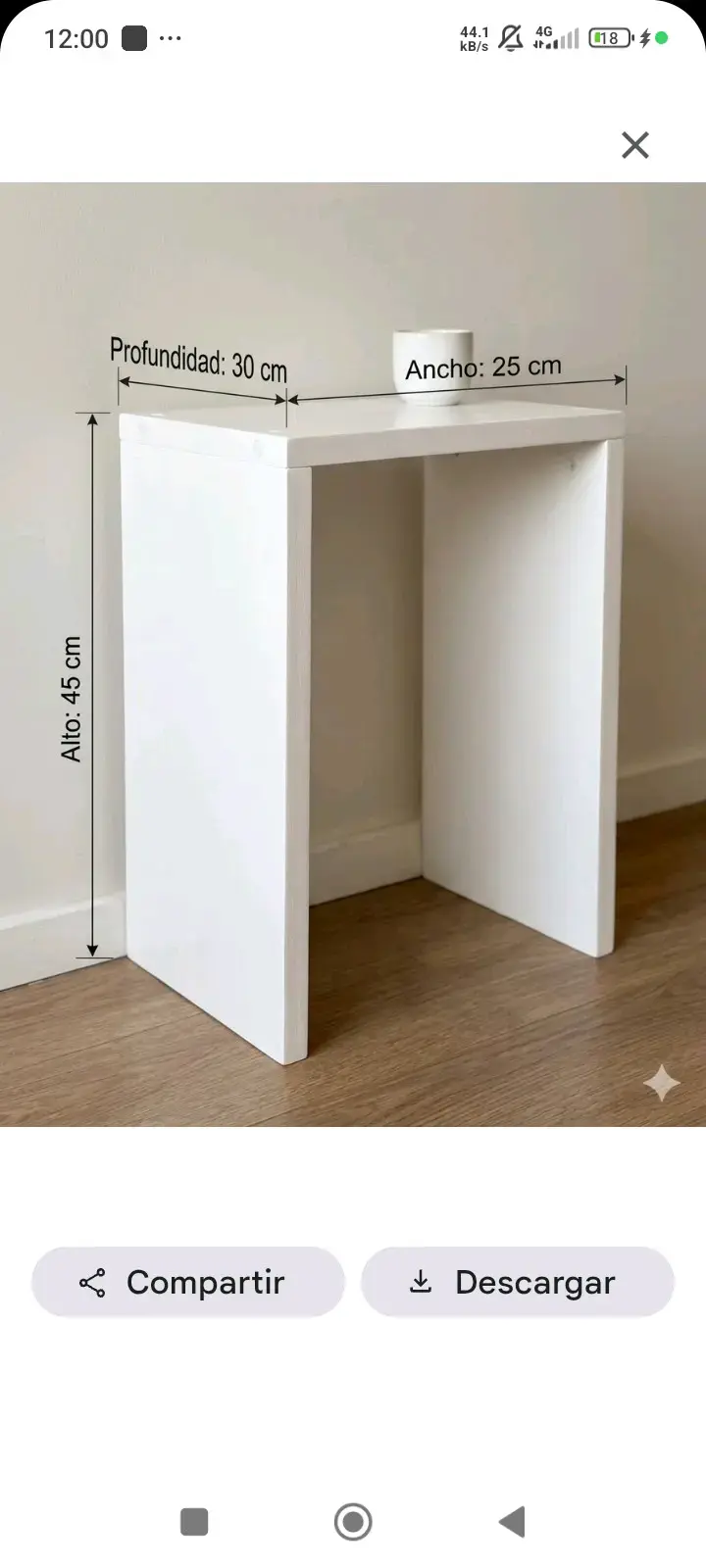 Mesa auxiliar blanca minimalista