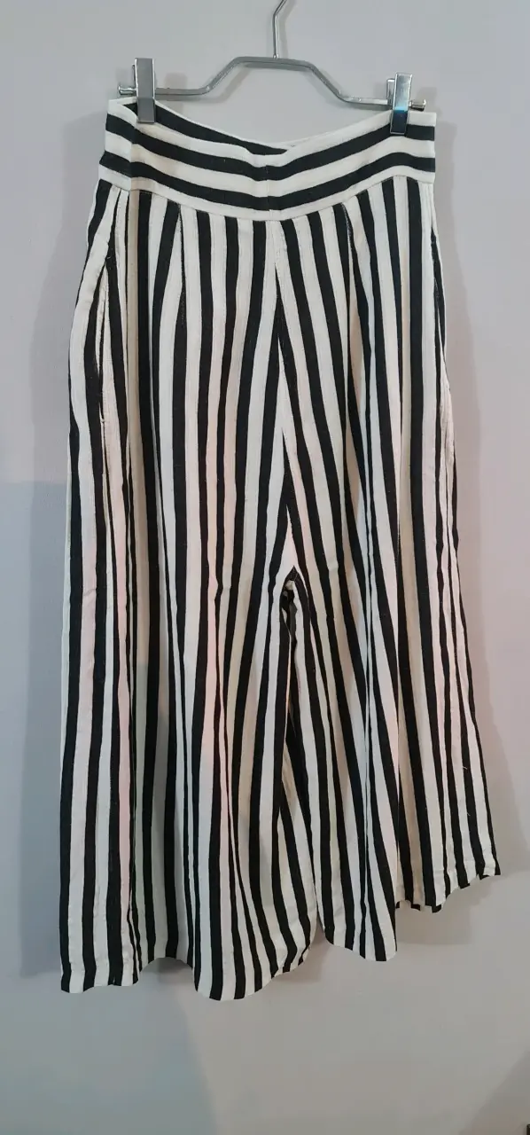 Pantalones anchos a rayas blanco y negro - 2